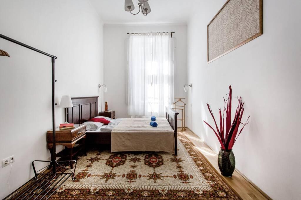 Central Budapest Apartment In Historical Building With Free Private Parking Exterior foto